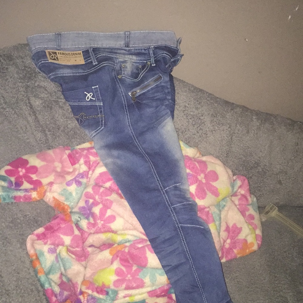 New designer jeans. Sz32. Straight leg.